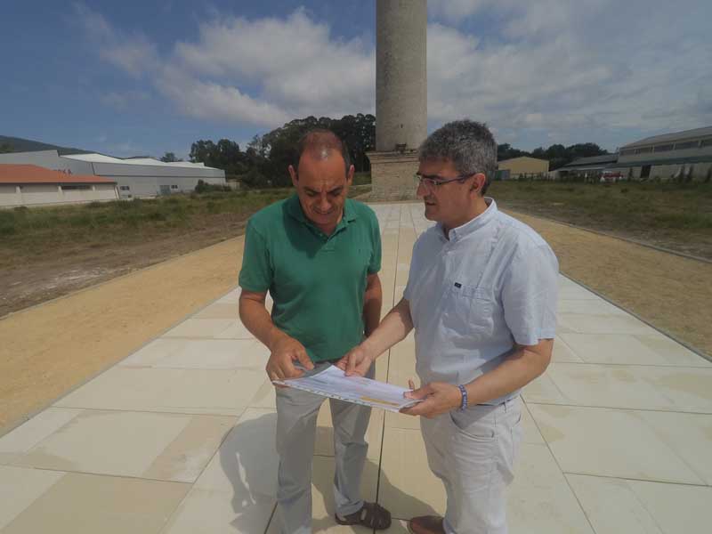 O pasado mércores día 27 de xuño de 2018 o Alcalde da Guarda, Antonio Lomba e o Concelleiro de Patrimonio, Xavier Crespo, visitaron as obras de rehabilitación e sinalización do entorno da cheminea das Cachadas na Gándara.