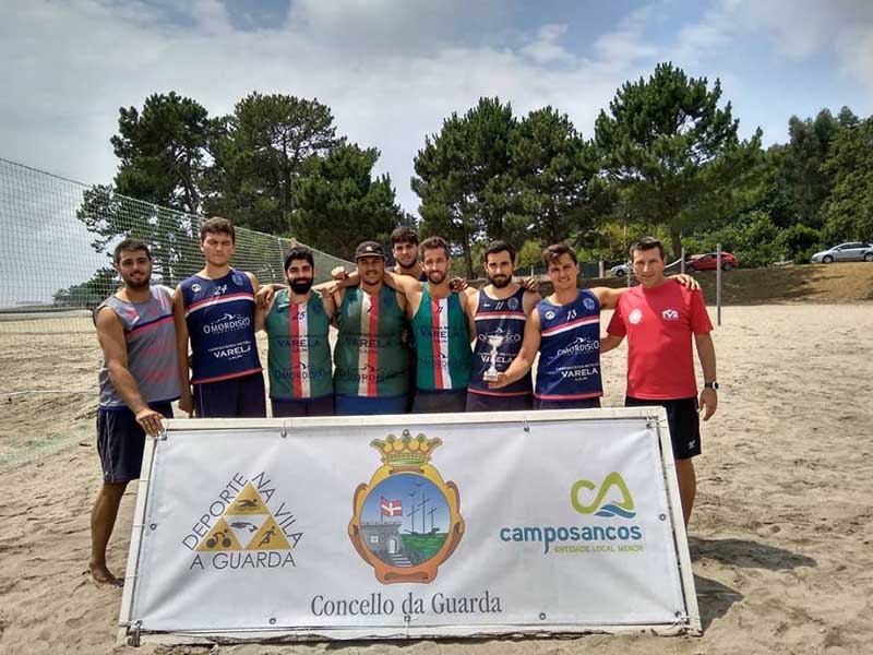 A pasada fin de semana disputouse nas instalacións do Codesal, en Camposancos, o Campionato de Balonmán-Praia Concello da Guarda.