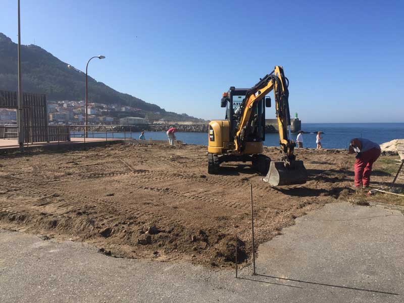 Este luns día 27 de agosto iniciáronse no Porto da Guarda as obras de ampliación da zona deportiva existente e a preparación dos terreos para albergar a nova pista de skate e zona deportiva e de ocio infantil.