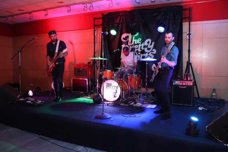 O pasado sábado día 24 de novembro a Casa dos Alonsos acolleu o concerto de presentación do último traballo discográfico do grupo local «The Pretty Shirts» titulado «A Few Seconds».