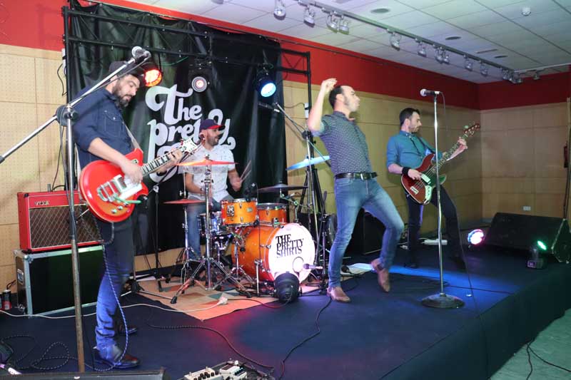 O pasado sábado día 24 de novembro a Casa dos Alonsos acolleu o concerto de presentación do último traballo discográfico do grupo local «The Pretty Shirts» titulado «A Few Seconds».
