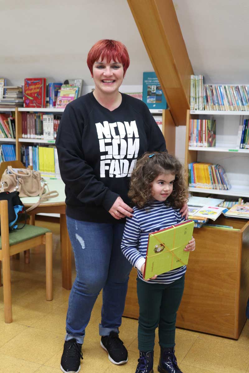 O pasado sábado día 12 de xaneiro, os lectores premiados recibiron da man da Concelleira de Cultura e Educación, Elena Baz, un lote de libros adaptados ao seu perfil lector, incentivando e promovendo unha vez máis a cultura da lectura entre a cidadanía guardesa.