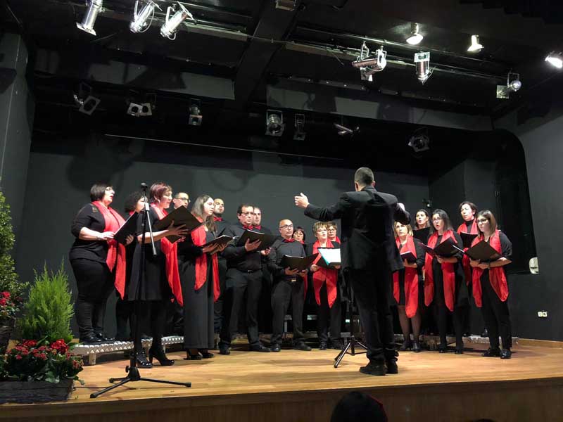 O pasado sábado día 16 de febreiro arrancou no Centro Cultural da Guarda o Ciclo de Música Coral, contando nesta ocasión coa participación do Coro Diapasón de Ferrol, o Coro Arpegios da Guarda e o Coro Cantábile da Guarda.
