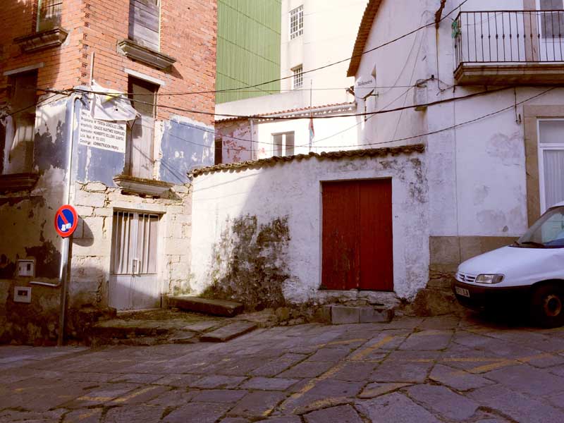 O Concello da Guarda continúa traballando para que a apertura da Rúa Baixo Muro sexa unha realizade proximamente.