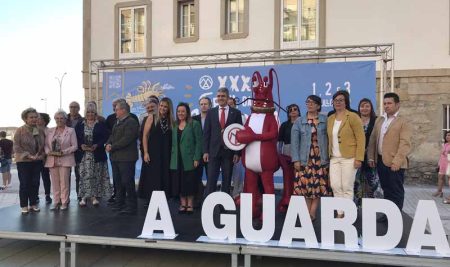 A Guarda homenaxea á xente do mar no arranque da súa “Festa da Langosta e da Cociña Mariñeira” máis global