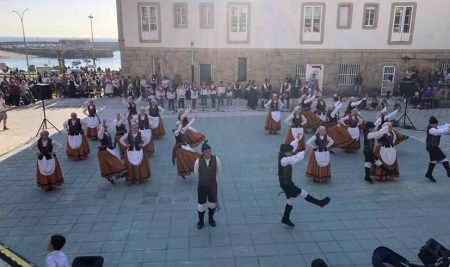 A Guarda festexou o Día das Letras Galegas con música e baile